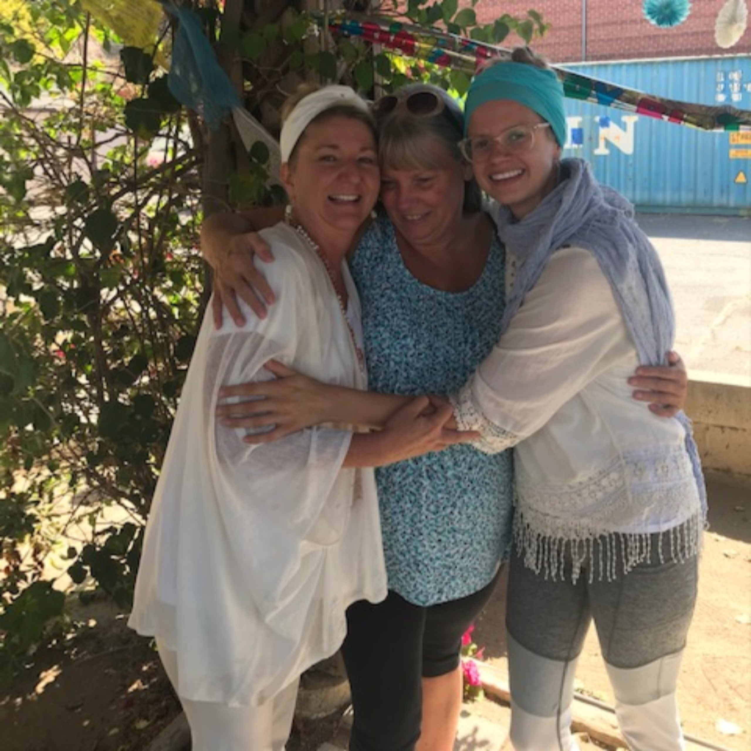 kundalini-yoga-community-hug